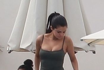 Selena Gomez nude