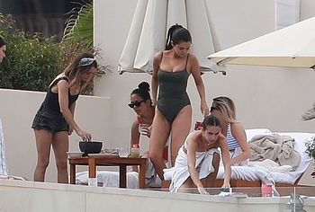 Selena Gomez nude