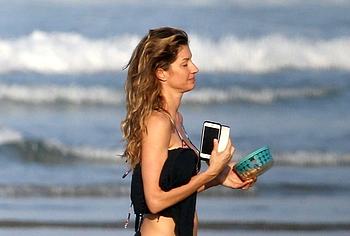 Gisele Bundchen nude
