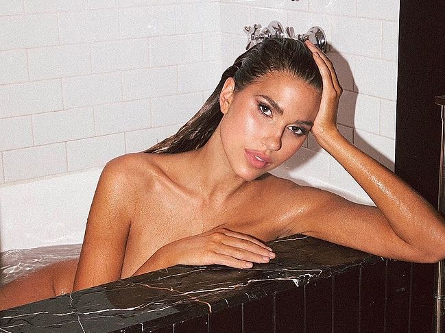 Kara Del Toro Nude