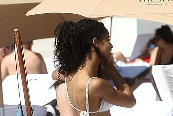 Malia Obama nude