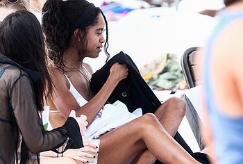 Malia Obama nude