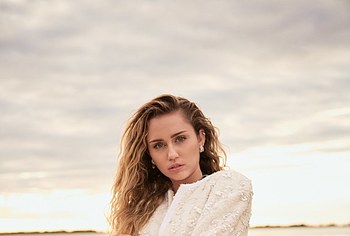 Miley Cyrus Naked