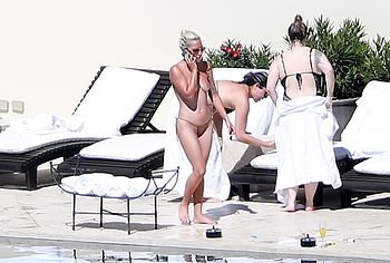 Lady Gaga nude