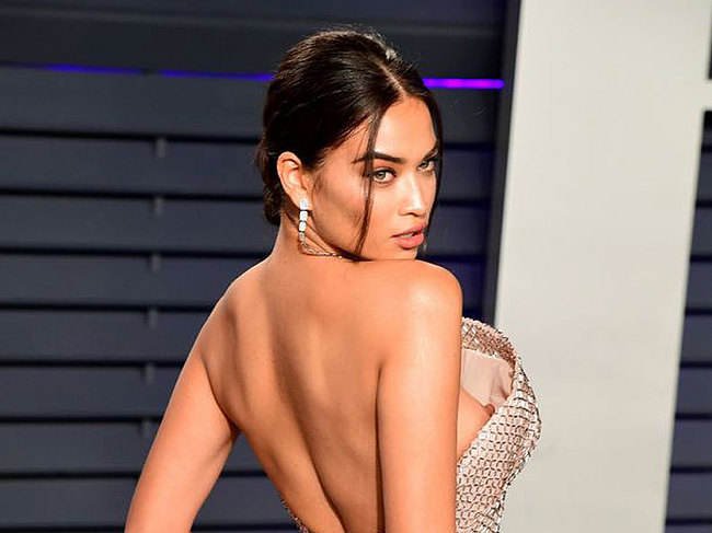 Shanina Shaik nude