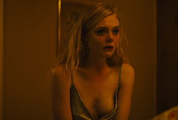 Elle Fanning nude