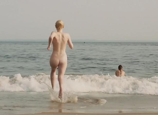 Dakota Fanning Nude