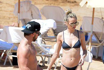 Lauren Bushnell nude