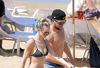 Lauren Bushnell nude