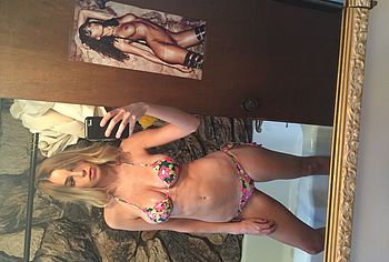 Elizabeth Turner nude