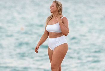 Iskra Lawrence nude
