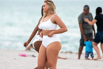 Iskra Lawrence nude