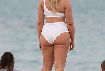 Iskra Lawrence nude
