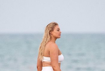 Iskra Lawrence nude