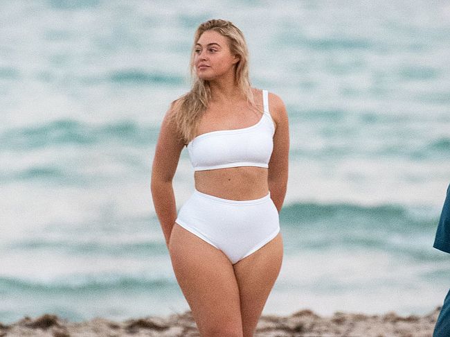 Iskra Lawrence nude