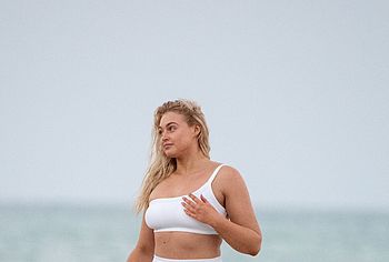 Iskra Lawrence nude