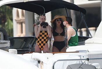 Priyanka Chopra & Sophie Turner nude