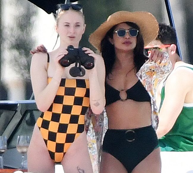 Priyanka Chopra & Sophie Turner nude