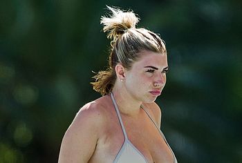 Olivia Buckland nude