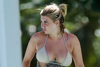 Olivia Buckland nude