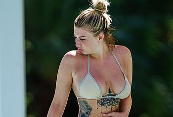 Olivia Buckland nude