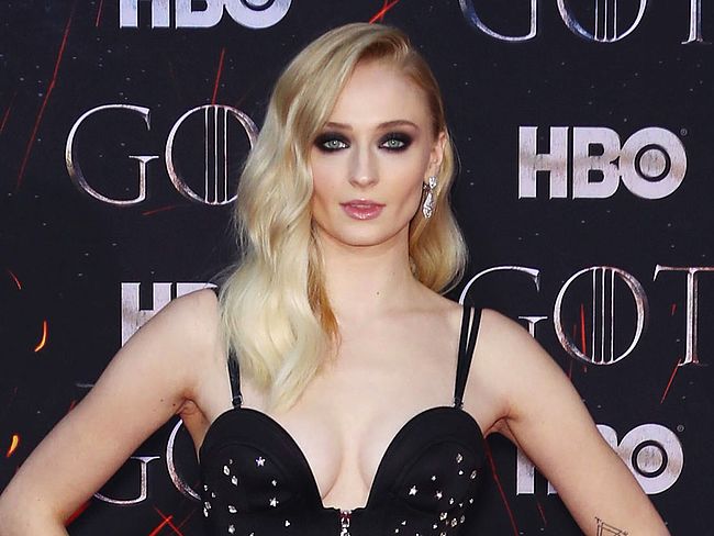 Sophie Turner nude