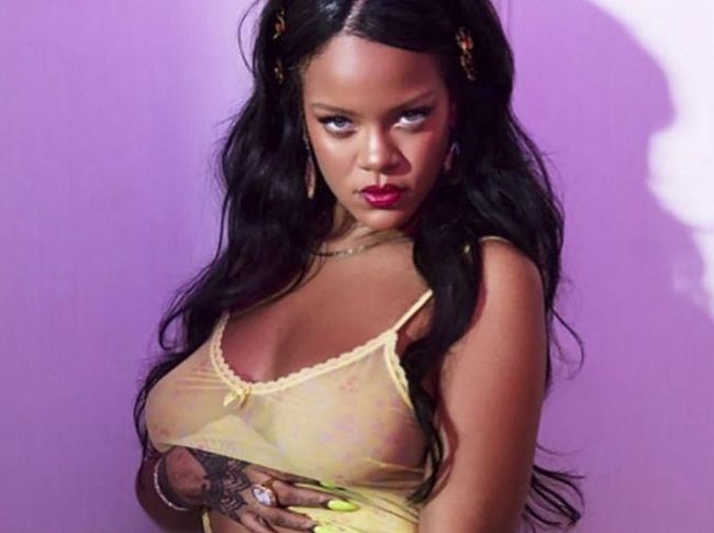 Rihanna nude