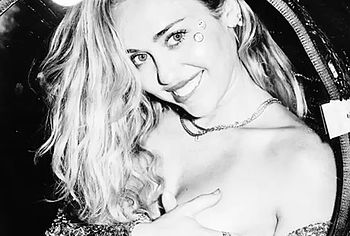 Miley Cyrus nude