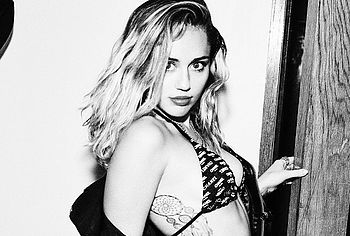 Miley Cyrus nude