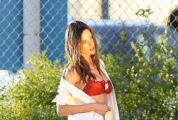 Alessandra Ambrosio nude