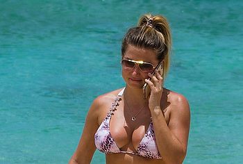 Zara Holland nude