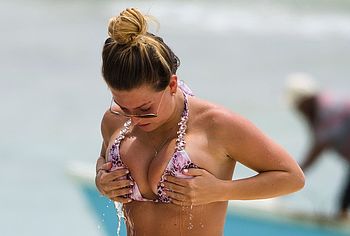 Zara Holland nude