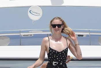 Sophie Turner nude