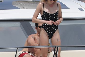 Sophie Turner nude