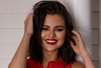 Selena Gomez nude