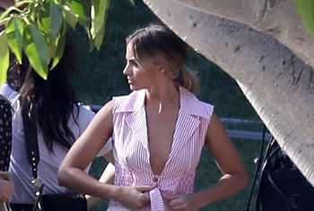 Margot Robbie nude