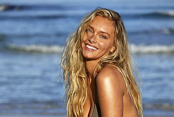 Camille Kostek nude