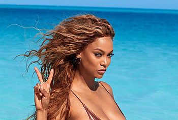 Tyra Banks nude