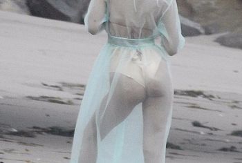 Bella Hadid nude