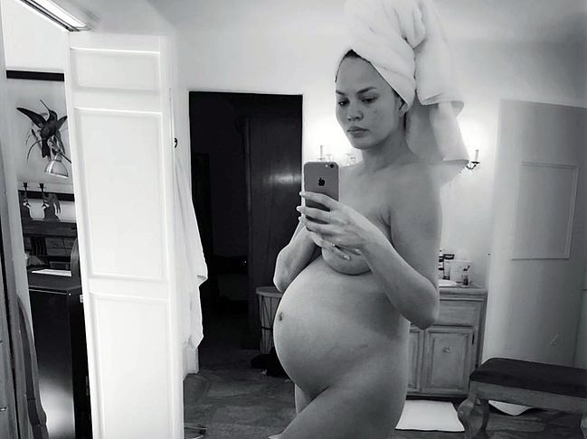 Chrissy Teigen Nude