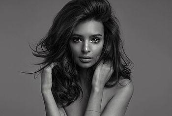 Emily Ratajkowski Nude