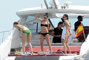 Alicia Vikander nude