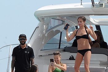 Alicia Vikander nude