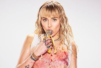 Miley Cyrus nude