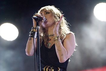 Miley Cyrus nude
