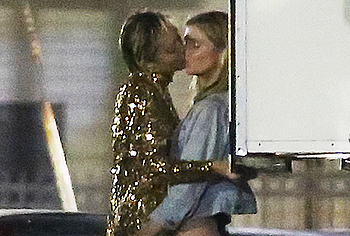 Miley Cyrus & Stella Maxwell sex tape