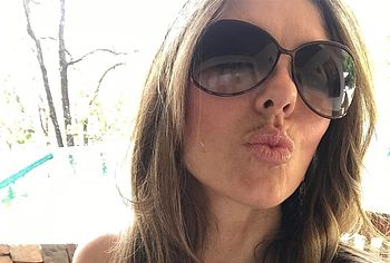 Elizabeth Hurley nude