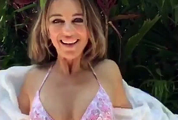 Elizabeth Hurley nude