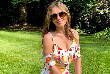 Elizabeth Hurley nude