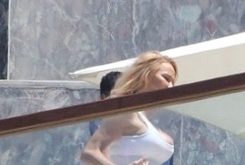 Pamela Anderson nude